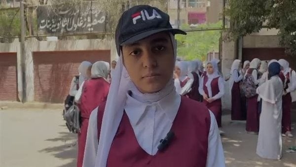 طالبة بالصف الثاني الثانوي بالقاهرة: امتحان الفيزياء سهل لكن المشكلة في التابلت (فيديو)