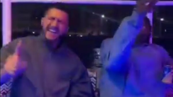 دانيال سيزر وأحمد مالك في نزهة نيلية على أنغام شيرين (فيديو)