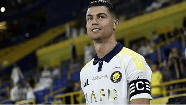 بعد قرار الفيفا عن مونديال الأندية، الوداد يلمح بـ"صفقة كبيرة" بعلم البرتغال (فيديو)