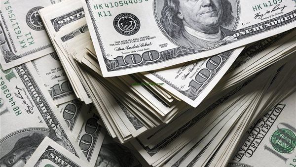 هل يتحرك سعر الدولار الفترة المقبلة؟ خبير يكشف حيلة الحكومة للسيطرة على العملة الخضراء