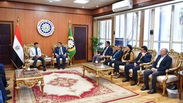 محافظ الدقهلية يستقبل وزير الشباب لافتتاح ملعب استاد المنصورة بعد التطوير