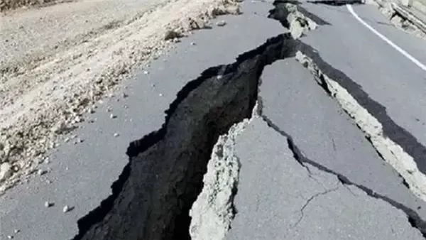 خبير جيولوجي يكشف تفاصيل جديدة عن زلزال مصر اليوم وإمكانية حدوث تسونامي