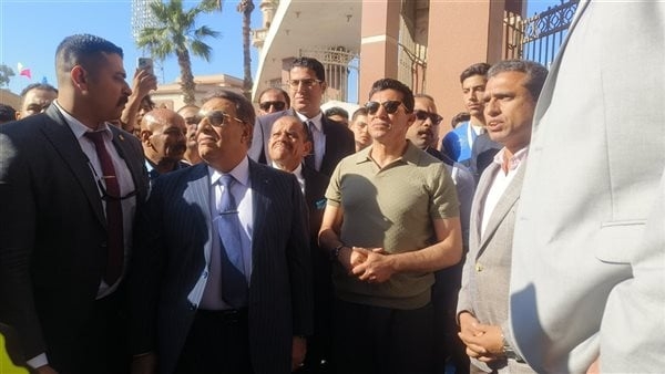 وزير الرياضة ومحافظ الدقهلية يتفقدان تطوير فندق نزل الشباب بالمنصورة
