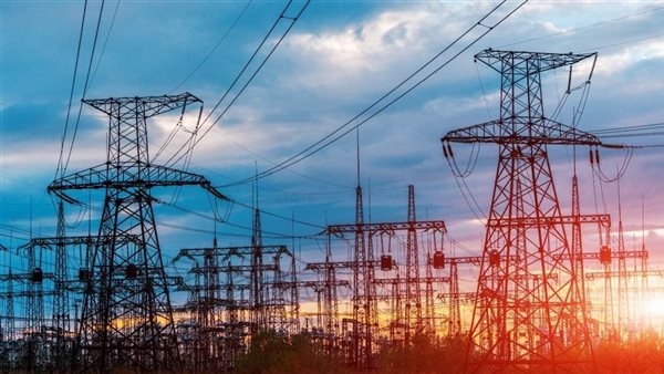 خطة الكهرباء لمواجهة تخفيف الأحمال في الصيف.. توفير احتياجات المحطات من الوقود.. المراجعة الدقيقة لمعدلات الاستهلاك في كل منطقة.. ونشر ثقافة الترشيد