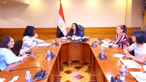 وزيرة التضامن تبحث دعم الصناعات الريفية وريادة الأعمال المجتمعية