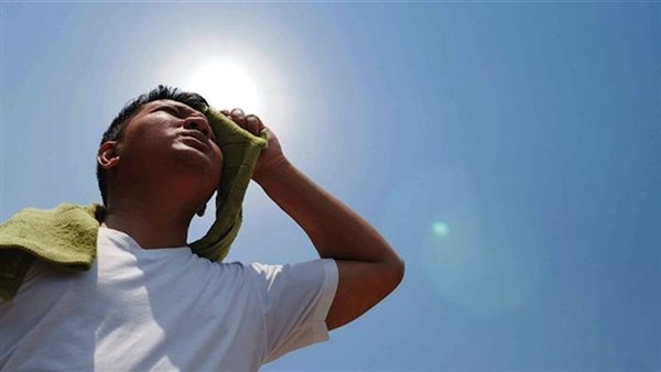 أعراض ضربة الشمس وطرق التعامل معها لتجنب مخاطرها