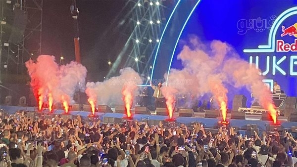 تامر حسني يقدم "كوكتيل تسعيناتي" مع حميد الشاعري في حفله بالقاهرة الجديدة (فيديو)
