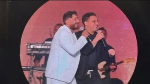 تامر حسني يغني مع رضا البحراوي أغنية "المقص" لايف للمرة الأولى (فيديو)