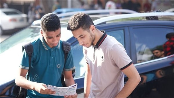 "الأسئلة معقدة"، طلاب ثانية ثانوي بالشرقية يشتكون من صعوبة امتحان الرياضة البحتة