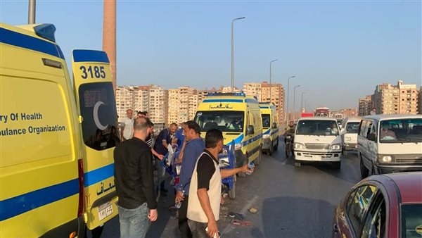 مصرع شخص وإصابة آخرين في حادث علي طريق القاهرة