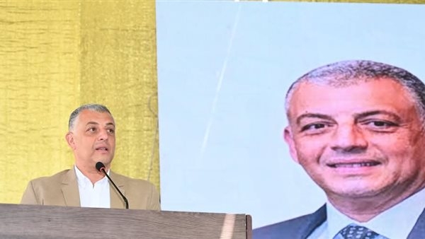 محافظ الإسماعيلية: الدولة تهتم بالشباب باعتبارهم قوة الوطن الحقيقية (صور)