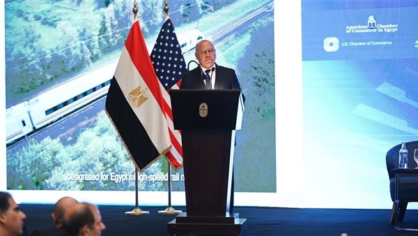 كامل الوزير يكشف حوافز تعميق التصنيع المحلي وجذب الاستثمارات