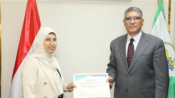 محافظ الجيزة يكرم رئيس مركز الصف وقيادات لجنة التصالح