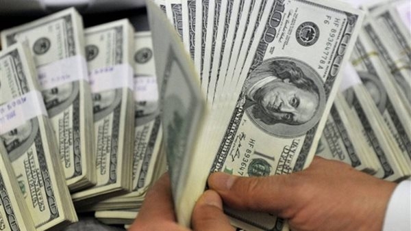 هل يصل سعر الدولار لـ 60 جنيها بنهاية العام؟ رد حاسم لرئيس الوزراء