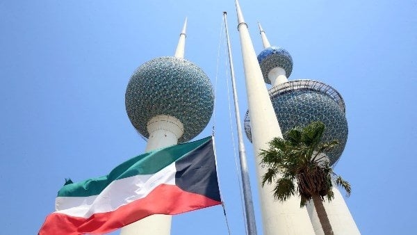 الكويت تعيد فتح مجالها الجوي