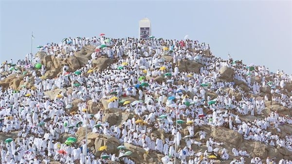مسجد الصخرات بعرفة وفضله وتاريخ الإنشاء وحكم زيارته
