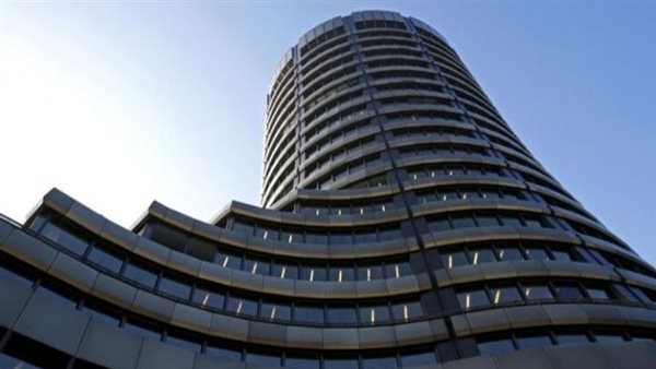 الديون العالمية تتجاوز 324 تريليون دولار.. الأسواق الناشئة تواجه أزمة سداد في 2025.. وبنك التسويات الدولية يحذر من تهديد ارتفاع الديون السيادية الاستقرار المالي العالمي