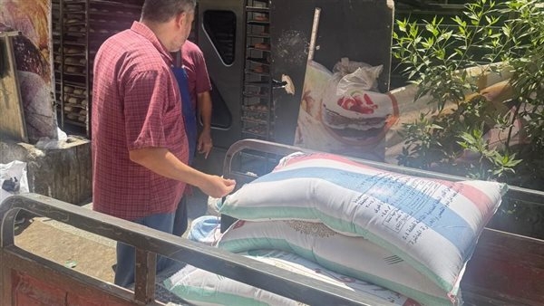 ضبط 2.5 طن دقيق بلدي مدعم ورفع 700 حالة إشغال بالجيزة