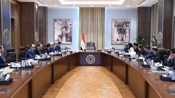 رئيس الوزراء يستعرض مقترحات خفض معدلات الدَين كنسبة من الناتج المحلي الإجمالي