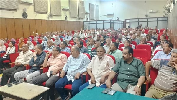 محافظ أسيوط: إجراءات صارمة وتشكيل لجان متابعة استعدادا لامتحانات الشهادة الإعدادية (صور)