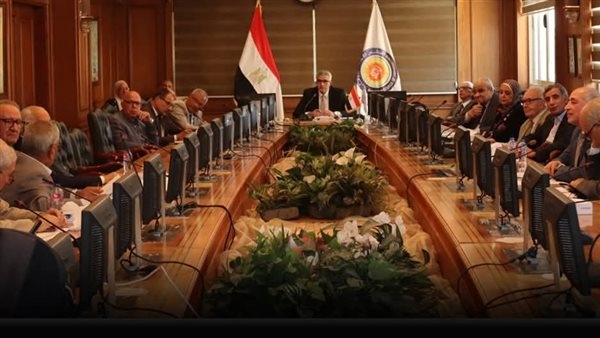 الأعلى للجامعات يبحث معادلة الدرجات العلمية