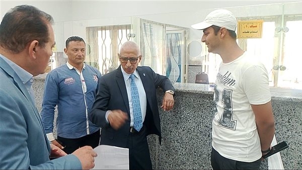 محافظ شمال سيناء يتفقد المركز التكنولوجي لخدمة المواطنين في الديوان العام