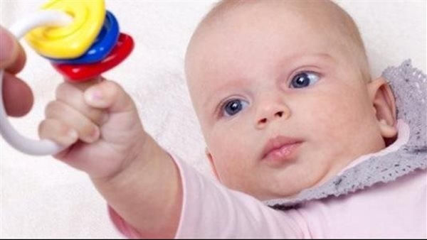 استشاري يحذر من قلة البول عند الصغار في الطقس الحار