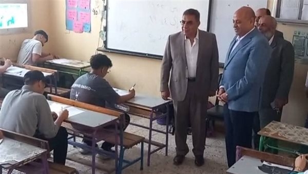 طلاب الشهادة الإعدادية في الدقهلية يؤدون امتحان الهندسة والتربية الفنية غدا