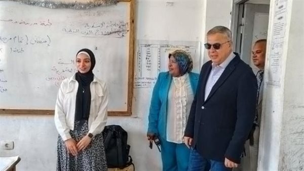 محافظ الإسكندرية يتفقد لجان امتحانات الشهادة الإعدادية (صور)