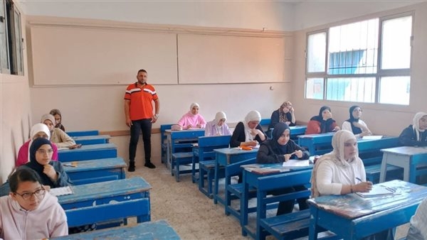 طلاب الشهادة الإعدادية بالبحيرة عن امتحاني العربي والدين: في المتناول (فيديو)