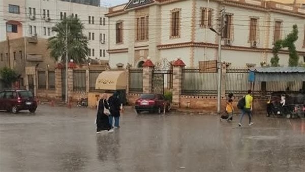 سقوط أمطار علي مدينة المحلة والمحافظة ترفع درجة الاستعداد (صور)