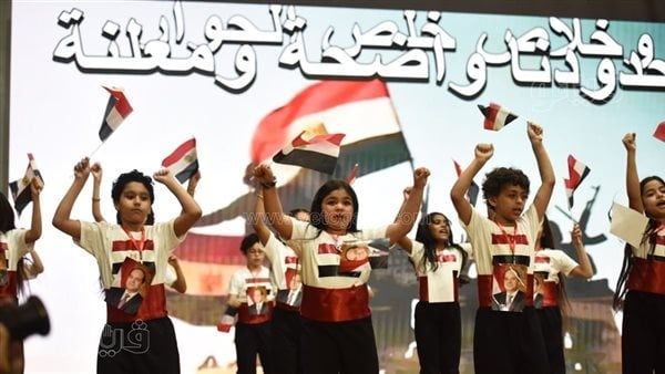 طلاب مدارس الحسام يقدمون عرضا فنيا يكشف جرائم الاحتلال ويرفض التهجير (فيديو وصور)