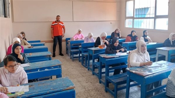 سهل وكله من المنهج، آراء طلاب الشهادة الإعدادية بالبحيرة حول امتحاني الدراسات والهندسة (فيديو)