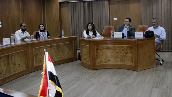 حزب العدل ينظم مائدة مستديرة حول مستقبل السيارات الكهربائية في مصر