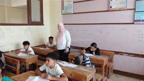 إلغاء امتحان طالبين لحيازتهما هاتفا محمولا داخل لجان الإعدادية ببني سويف