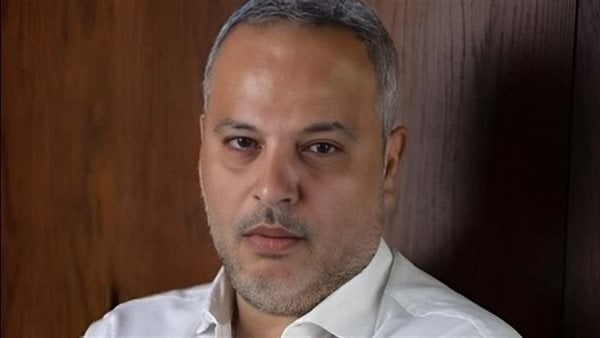 تامر عبد المنعم يعلن وفاة والده