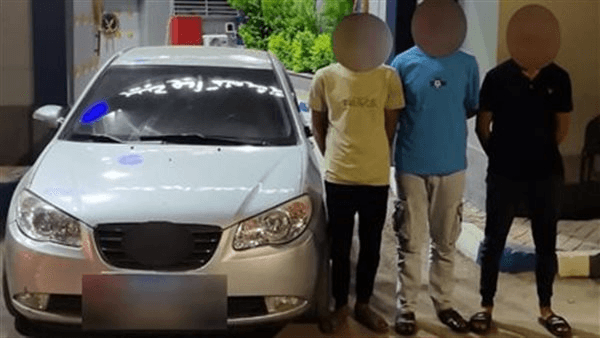 ضبط قائد سيارة نفذ حركات استعراضية وسمح بجلوس أشخاص على النوافذ بالشرقية