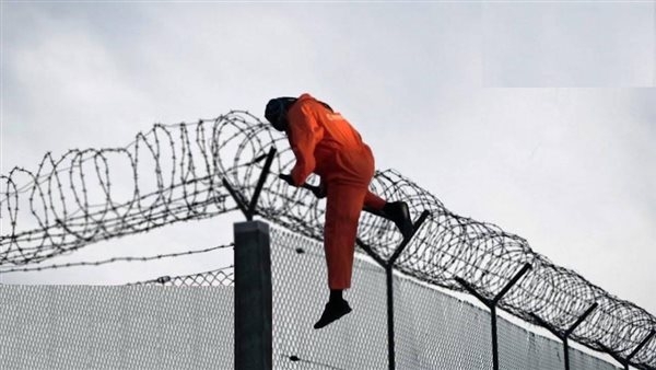 أكبر عملية هروب في التاريخ، فيديو يكشف تفاصيل فرار سجناء بعد زلزال بباكستان