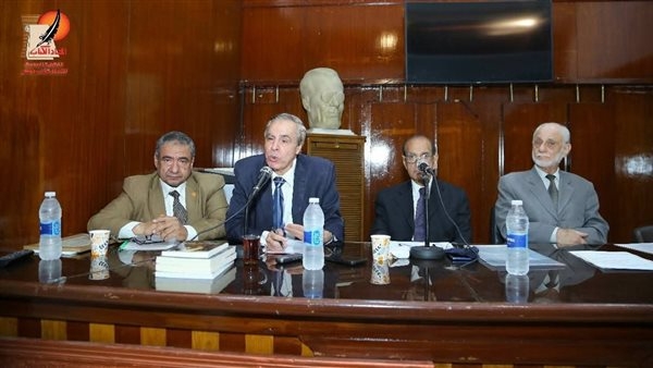 احتفاء بالإذاعة، كتاب مصر تستضيف ندوة "أدب الميكروفون ورواد الدراما"