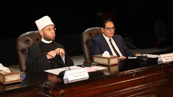 وزير الأوقاف ورئيس جامعة القاهرة يشهدان ختام فعاليات اليوم التثقيفي للأئمة