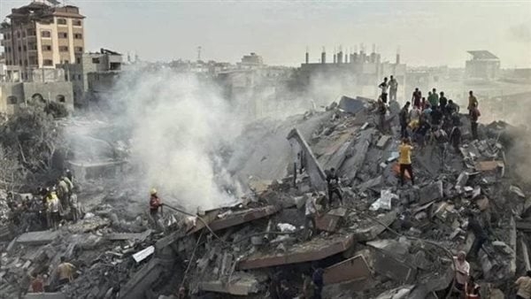 7 شهداء في غارة إسرائيلية على منزل يؤوي نازحين غرب غزة