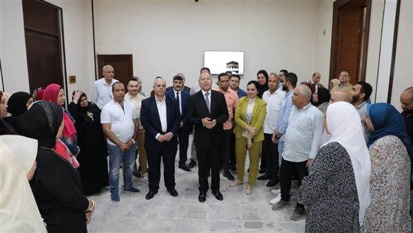 محافظ القاهرة يهنئ موظفي الديوان العام بعيد الأضحى