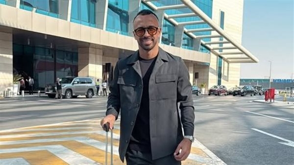 أفشة من مطار القاهرة قبل سفر الأهلي: جايلك يا ليو