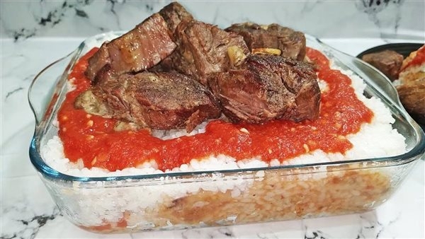 الفطار الرسمي في العيد، فوائد وأضرار الفتة المصرية وهؤلاء ممنوعون منها (فيديو)