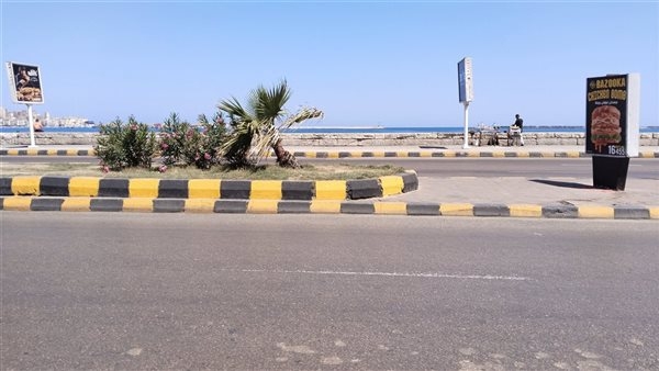 إقبال متوسط على كورنيش الإسكندرية في أول أيام عيد الأضحى (صور)