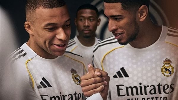 ريال مدريد يعلن عن قميصه الجديد (فيديو وصور)