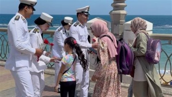 الداخلية تشارك المواطنين الاحتفال بعيد الأضحى (صور)