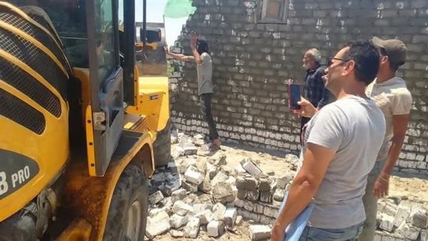 الزراعة: إزالة 17 حالة تعدٍ على الأراضي الزراعية في المهد أول أيام إجازة العيد