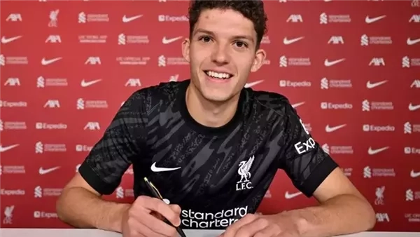 ليفربول يعلن ضم حارس مرمى جديد