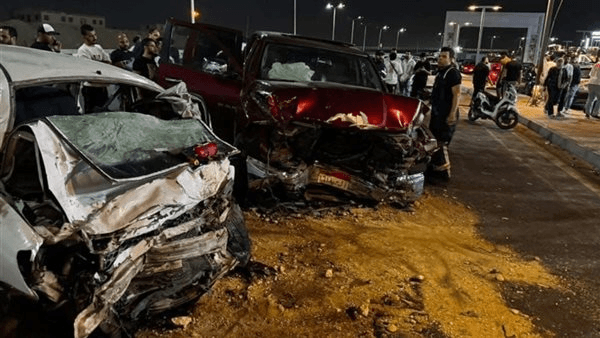 إصابة أسرة كاملة في تصادم سيارة بموتوسيكل أعلى دائري الهرم